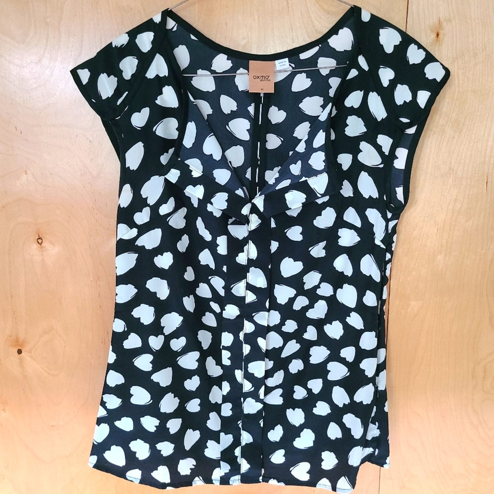 Oxmo Desires sleeveless blouse